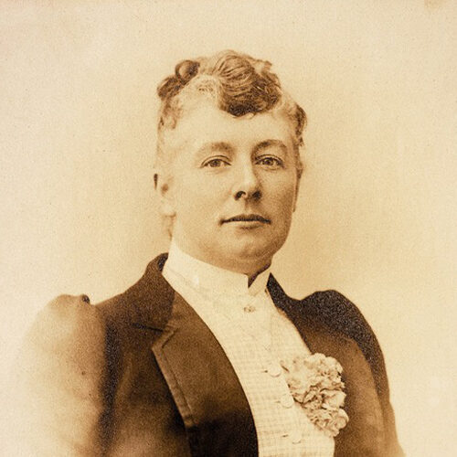 1878_à_1879-Miss_Craigie_HALKETT_Présidente_des_dames